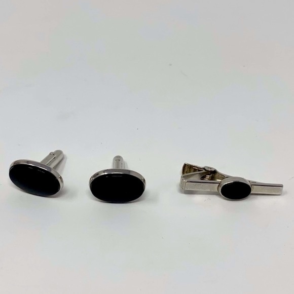 Vintage Black Oval and Silver Tone Quality CufflLinks and Tie Clip Set - Picture 1 of 8
